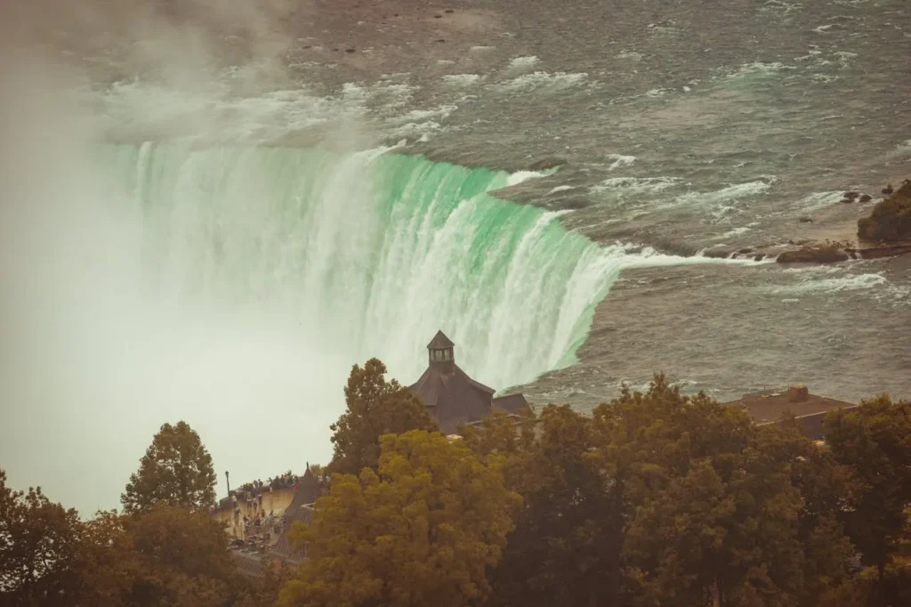Attractions touristiques au Canada_chutes du Niagara