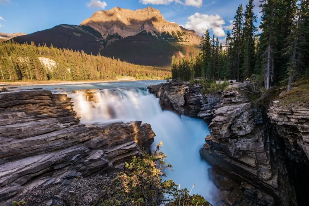 Attractions touristiques au Canada_Chutes Athabasca_Parc national Jasper